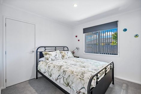 Photo of property in 20 Kowi Lakes Drive, One Tree Point, 0118