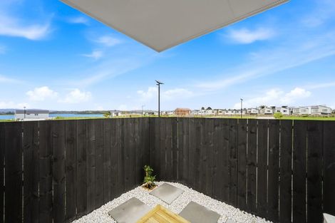 Photo of property in 6 Sails Road, Hobsonville, 0616