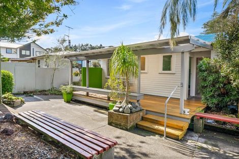 Photo of property in 25 Lowtherhurst Road, Massey, Auckland, 0614