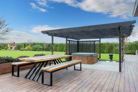 Photo of property in 28 Landsborough Drive, Darfield, 7571