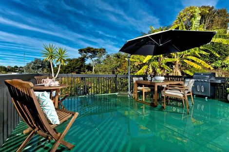 Photo of property in 2/4 Kupari Place, Totara Vale, Auckland, 0629