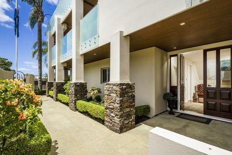 Photo of property in 254a Hurstmere Road, Takapuna, Auckland, 0622