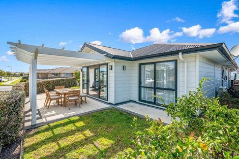Photo of property in 14 Harding Drive, Papamoa Beach, Papamoa, 3118