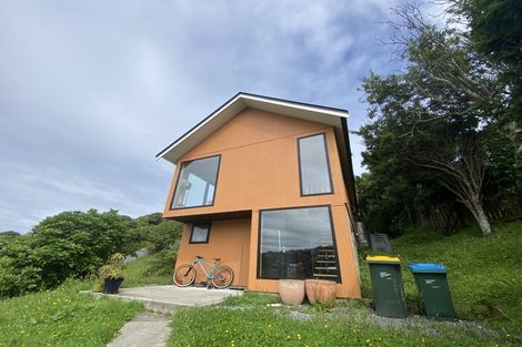 Photo of property in 13 Airlie Road, Plimmerton, Porirua, 5026