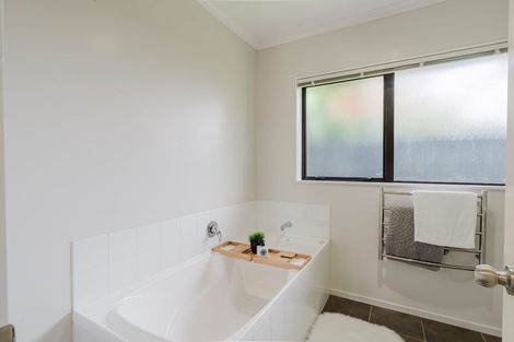 Photo of property in 17 Burgundy Court, Rototuna, Hamilton, 3210