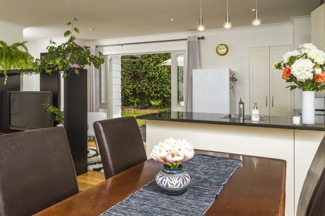 Photo of property in 2/25 Heathcote Road, Castor Bay, Auckland, 0620