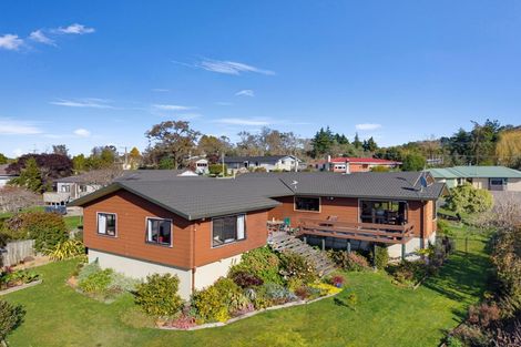 Photo of property in 35 Domain Road, Waipawa, 4210