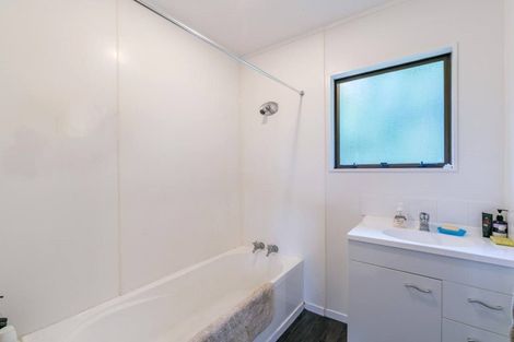 Photo of property in 14 Arde Place, Massey, Auckland, 0614