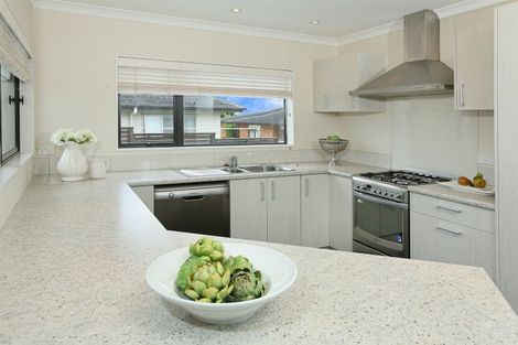 Photo of property in 5 Mcwhirters Farm Lane, Massey, Auckland, 0614