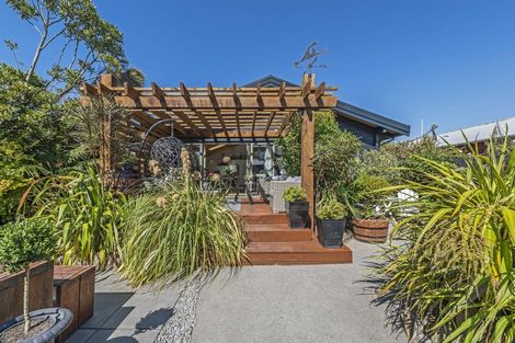 Photo of property in 11 Swindells Road, Waikuku Beach, 7473