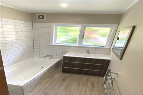 Photo of property in 54 Jaemont Avenue, Te Atatu South, Auckland, 0610