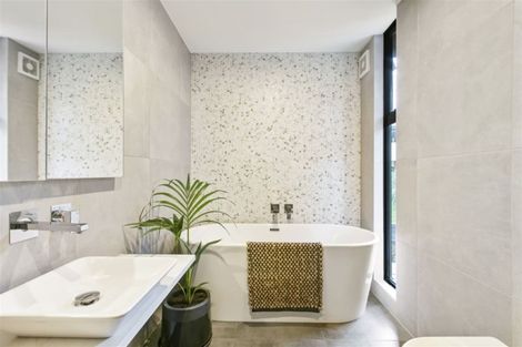 Photo of property in 317 Beach Road, Campbells Bay, Auckland, 0630