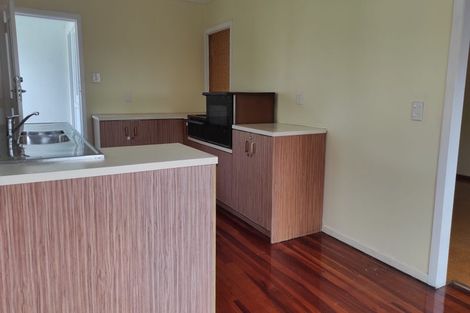 Photo of property in 26 Millbrook Road, Henderson, Auckland, 0612
