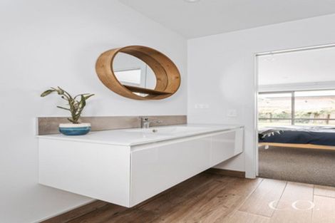 Photo of property in 284 Ballintoy Park Drive, Welcome Bay, Tauranga, 3175