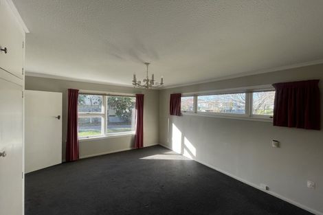 Photo of property in 17 Oakfield Street, Burnside, Christchurch, 8053