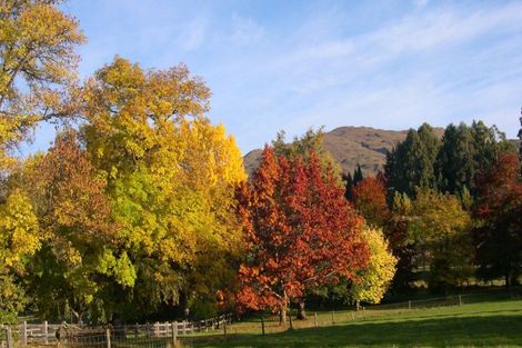 Photo of property in 35 Mountain View Road, Dalefield, Queenstown, 9371