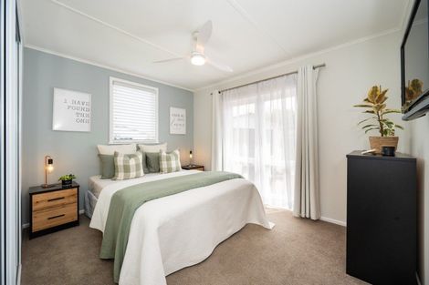 Photo of property in 17 Lipscombe Crescent, Havelock North, 4130