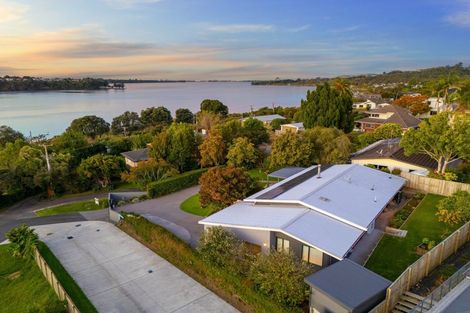 Photo of property in 216 Welcome Bay Road, Welcome Bay, Tauranga, 3112