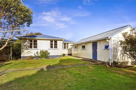 Photo of property in 83 Oxford Street, Tawa, Wellington, 5028