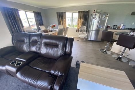 Photo of property in 24 Lydia Place, Kelvin Grove, Palmerston North, 4414