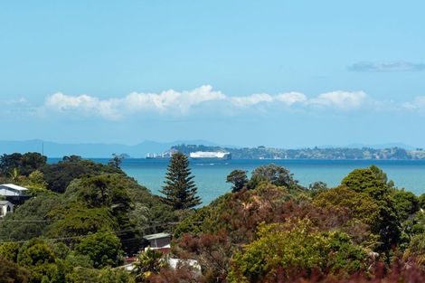 Photo of property in 7 Charmaine Road, Torbay, Auckland, 0630