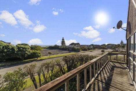 Photo of property in 3 Ara Kuaka, Waikanae Beach, Waikanae, 5036