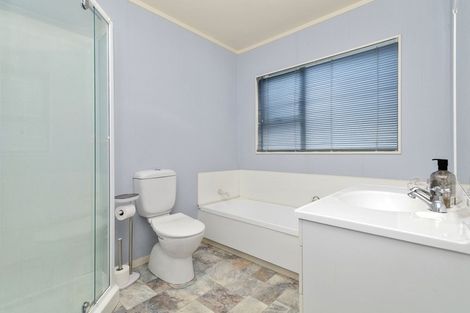 Photo of property in 5 Meadowcroft Grove, Johnsonville, Wellington, 6037