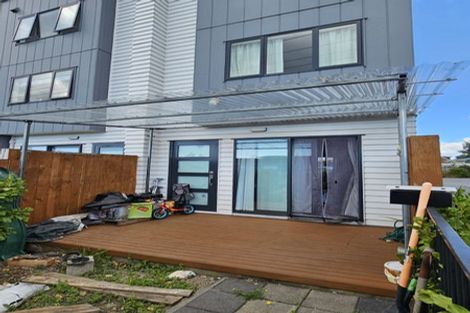 Photo of property in 2/122 Pooks Road, Ranui, Auckland, 0612