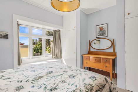 Photo of property in 32 Coote Road, Bluff Hill, Napier, 4110