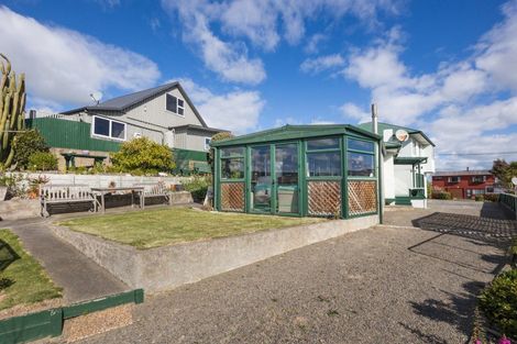 Photo of property in 43 Shortt Street, Foxton Beach, Foxton, 4815