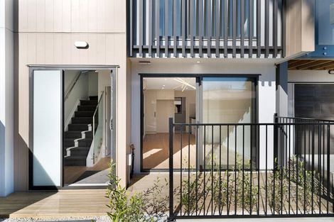 Photo of property in 9/1 Waters Place, New Lynn, Auckland, 0600