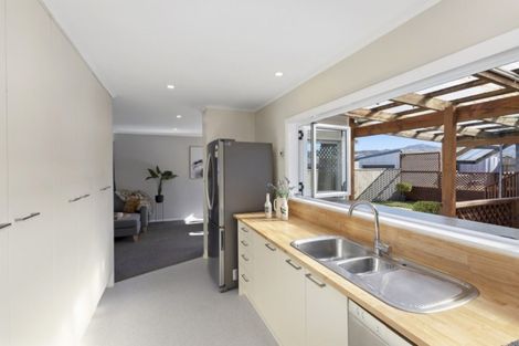 Photo of property in 21 Elizabeth Street, Moera, Lower Hutt, 5010