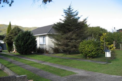 Photo of property in 150 Wellington Road, Wainuiomata, Lower Hutt, 5014