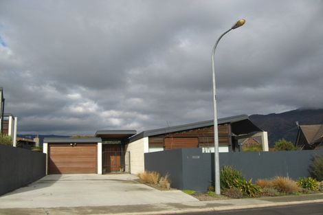 Photo of property in 1 Waimana Place, Wanaka, 9305