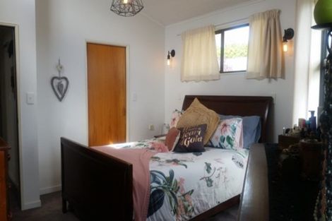 Photo of property in 21b Huia Street, Waikanae, 5036