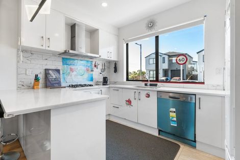 Photo of property in 3 Tumu Road, Papakura, 2110