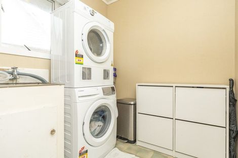 Photo of property in 2/6 Snead Place, Hamilton East, Hamilton, 3216