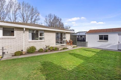 Photo of property in 1/124 Lake Terrace Road, Burwood, Christchurch, 8061