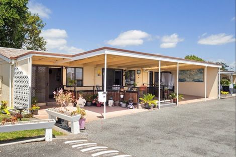 Photo of property in Orange Grove Flats, 2/549 Childers Road, Te Hapara, Gisborne, 4010