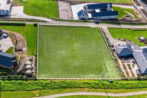 Photo of property in 3 Braxonne Close, Pukekohe, 2120