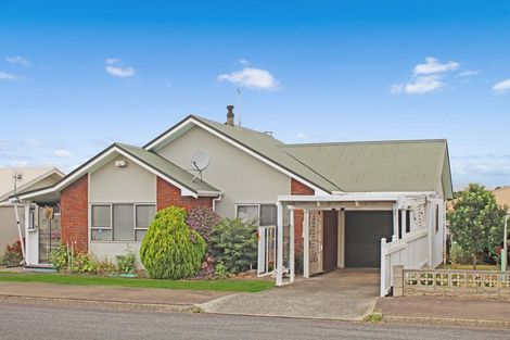 Photo of property in 7 Mccallum Street, Dannevirke, 4930