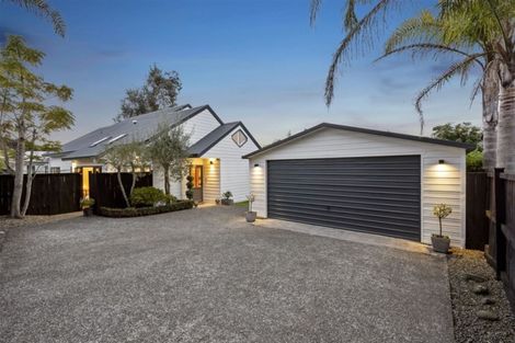 Photo of property in 2/8 Phillip Parade, Forrest Hill, Auckland, 0620