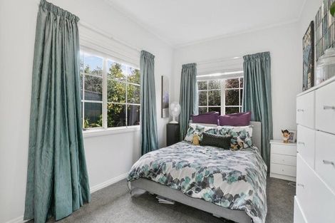 Photo of property in 11 Rifleman Rise, Unsworth Heights, Auckland, 0632