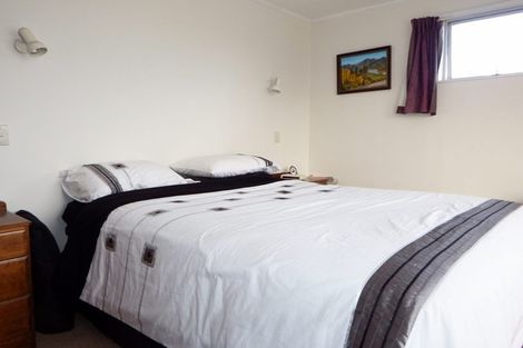 Photo of property in 25 Barton Street, Marton, 4710