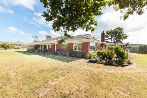 Photo of property in 74 Millbrook Road, Henderson, Auckland, 0612