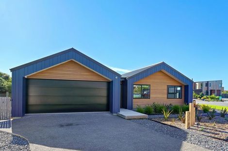 Photo of property in 1 Arapipi Way, Peka Peka, Waikanae, 5391
