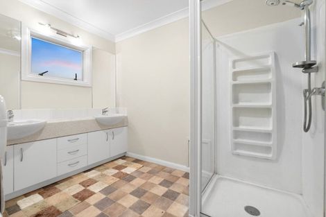 Photo of property in 4 Clayden Drive, Gulf Harbour, Whangaparaoa, 0930