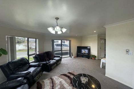 Photo of property in 12 Carn Place, Weymouth, Auckland, 2103