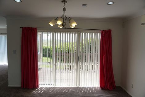 Photo of property in 4 Comber Place, Johnsonville, Wellington, 6037