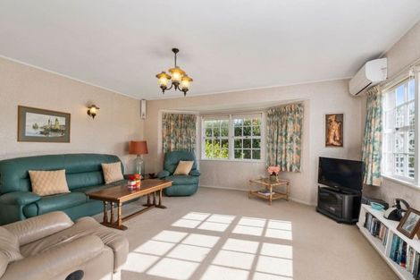 Photo of property in 71 Glencoe Road, Browns Bay, Auckland, 0630